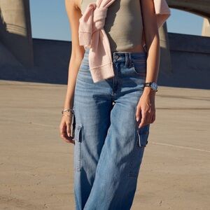 American Eagle Dreamy Drape Stretch Super High-Waisted Cargo Baggy Wide-Leg Jean